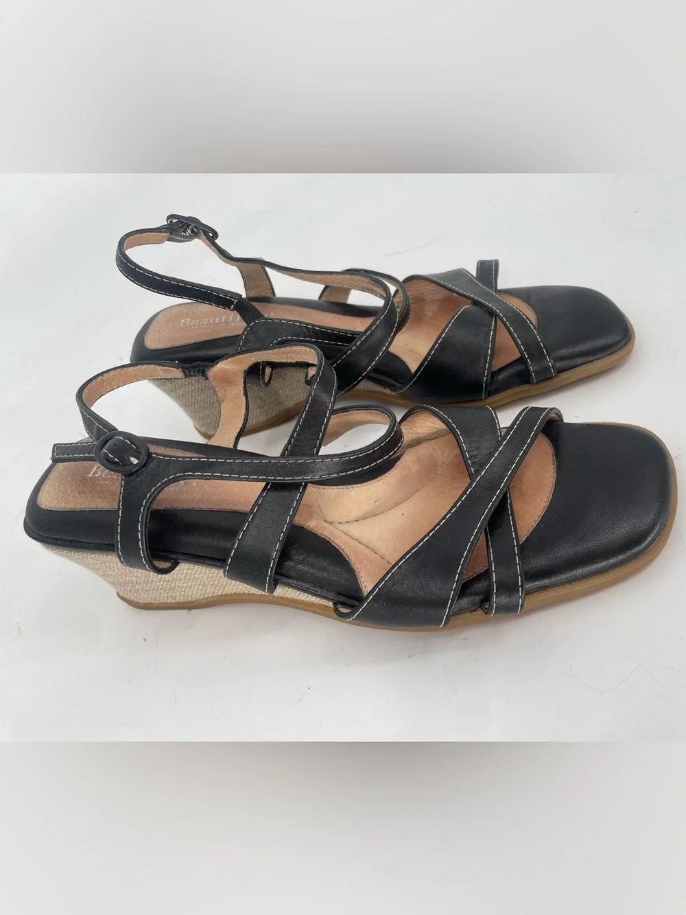 BeautiFeel Criss Cross Strap Cushioned Low Wedge Sandals Contrast Stitching